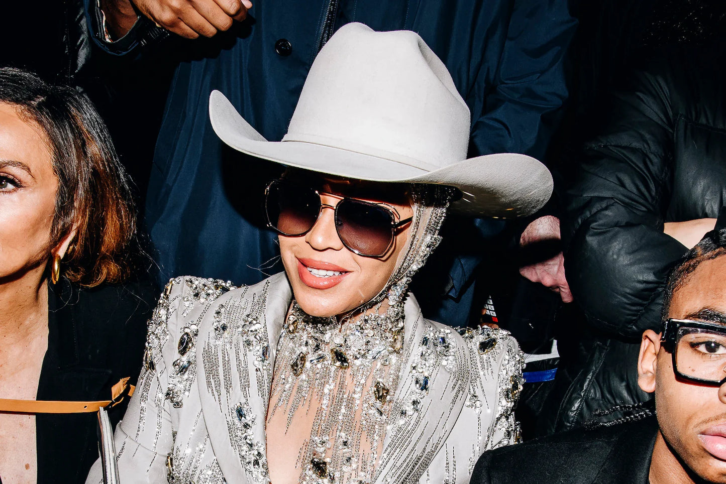 New York Fashion Week Sunglasses Trends 2024 Steal the Celeb Look LookerOnline