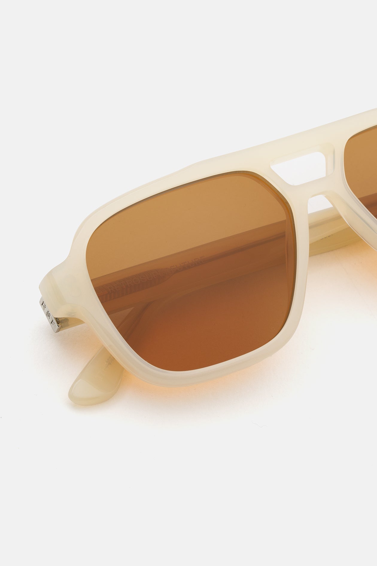 RetroSuperFuture Maneval Cremoso