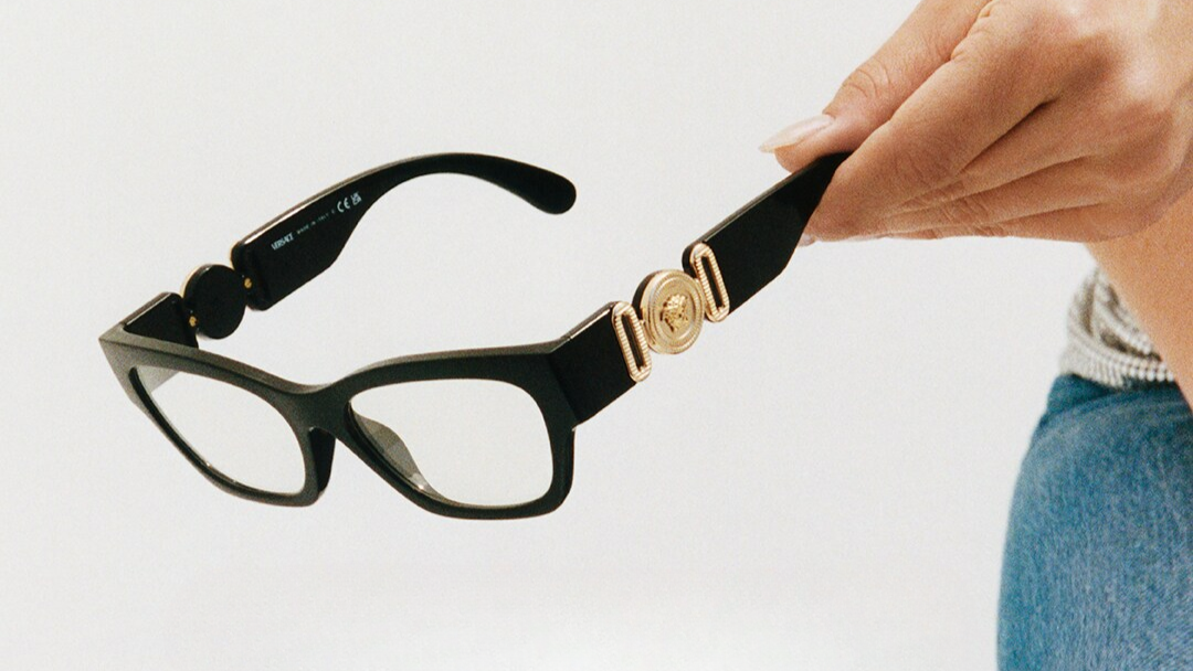 Chloe CH0020O 001 - Gold Eyeglasses for Woman | LookerOnline Chloe CH0020O 001 - Gold Eyeglasses for Woman | LookerOnline