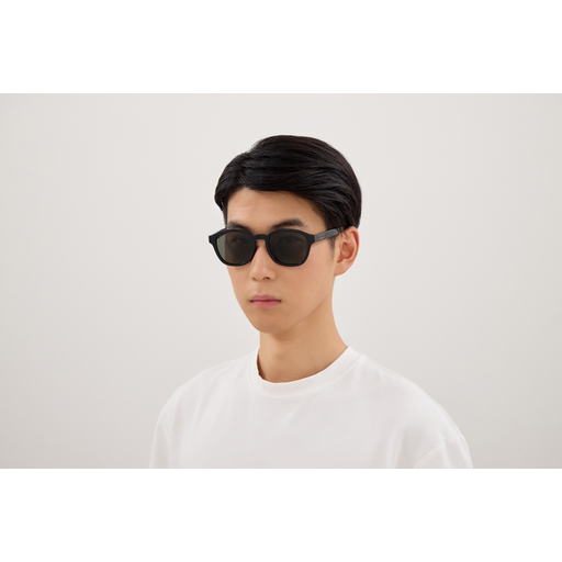 Gucci Sunglasses GG2109SK 001