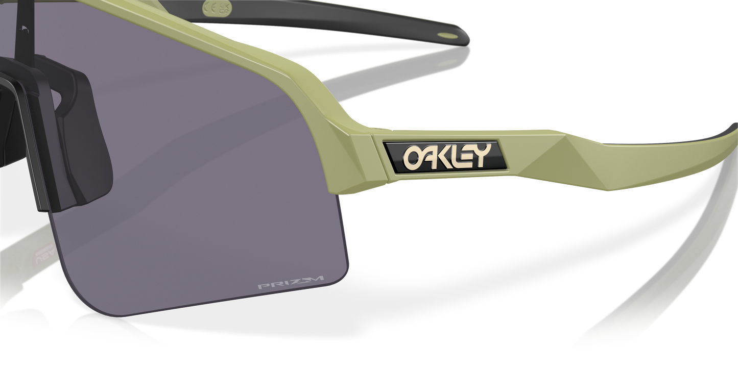 Oakley Sunglasses Sutro Lite Sweep OO946527