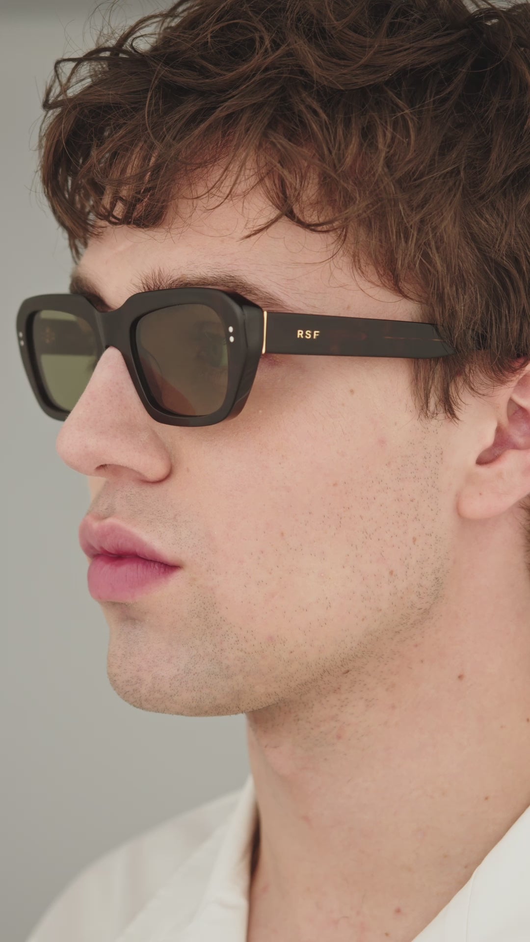 Load video: RetroSuperFuture Miles 3627