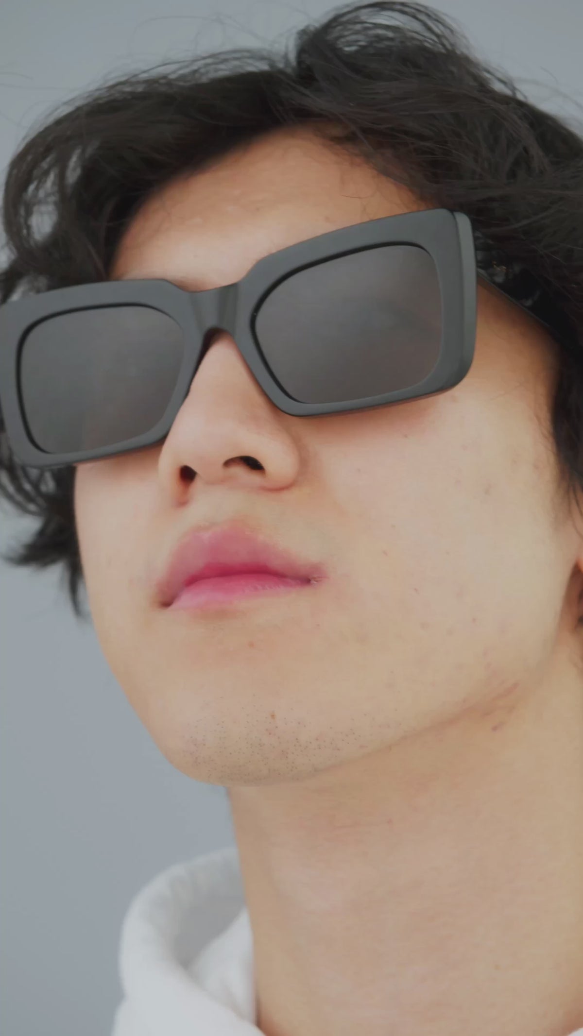 Load video: RetroSuperFuture Senta Black ZGM