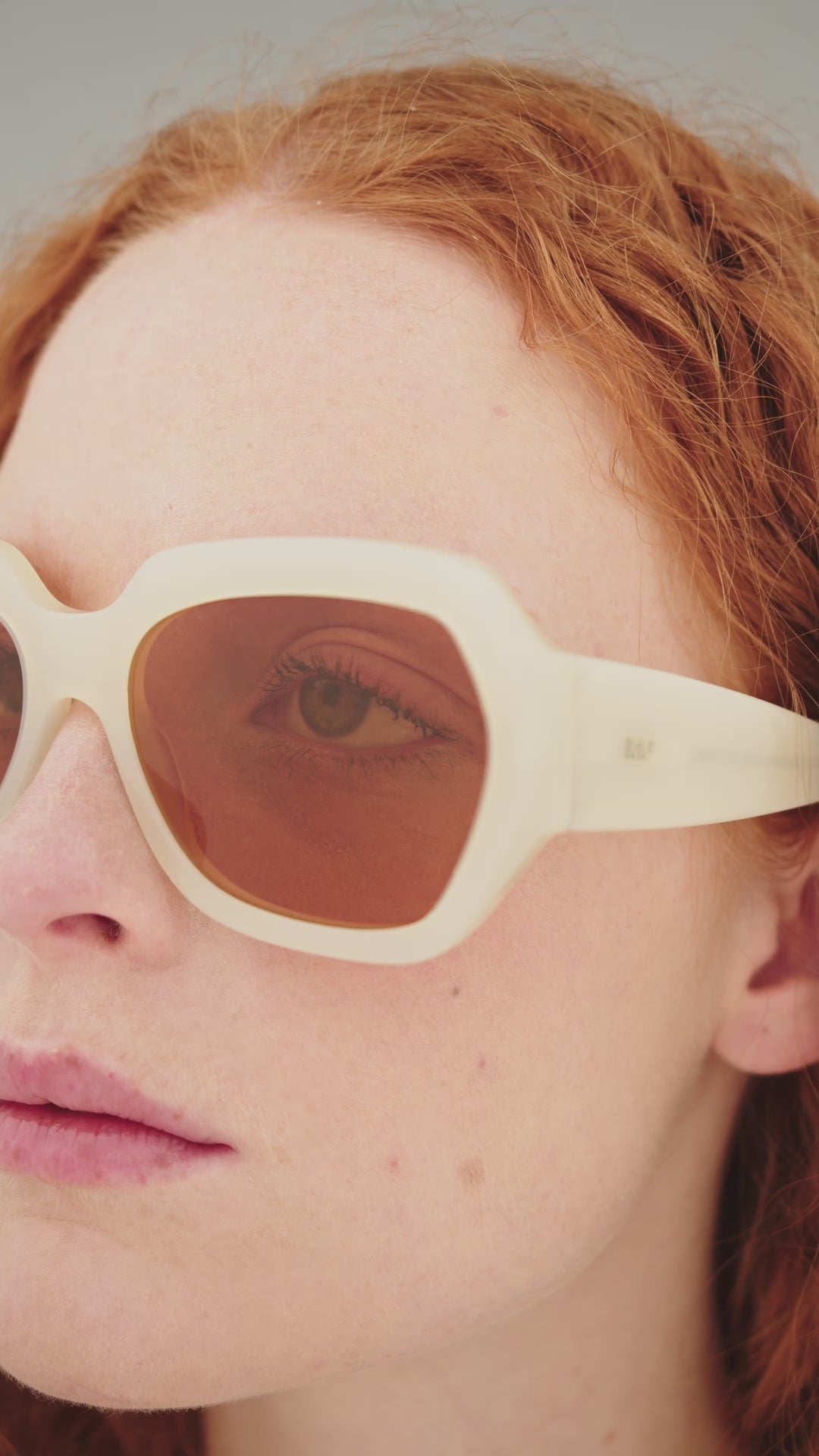 Load video: RetroSuperFuture Nala Cremoso