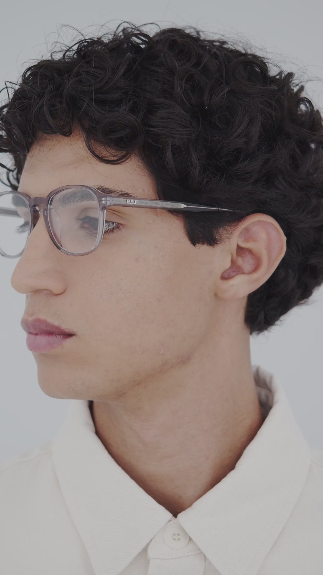 Load video: RetroSuperFuture Numero 02 Light Grey