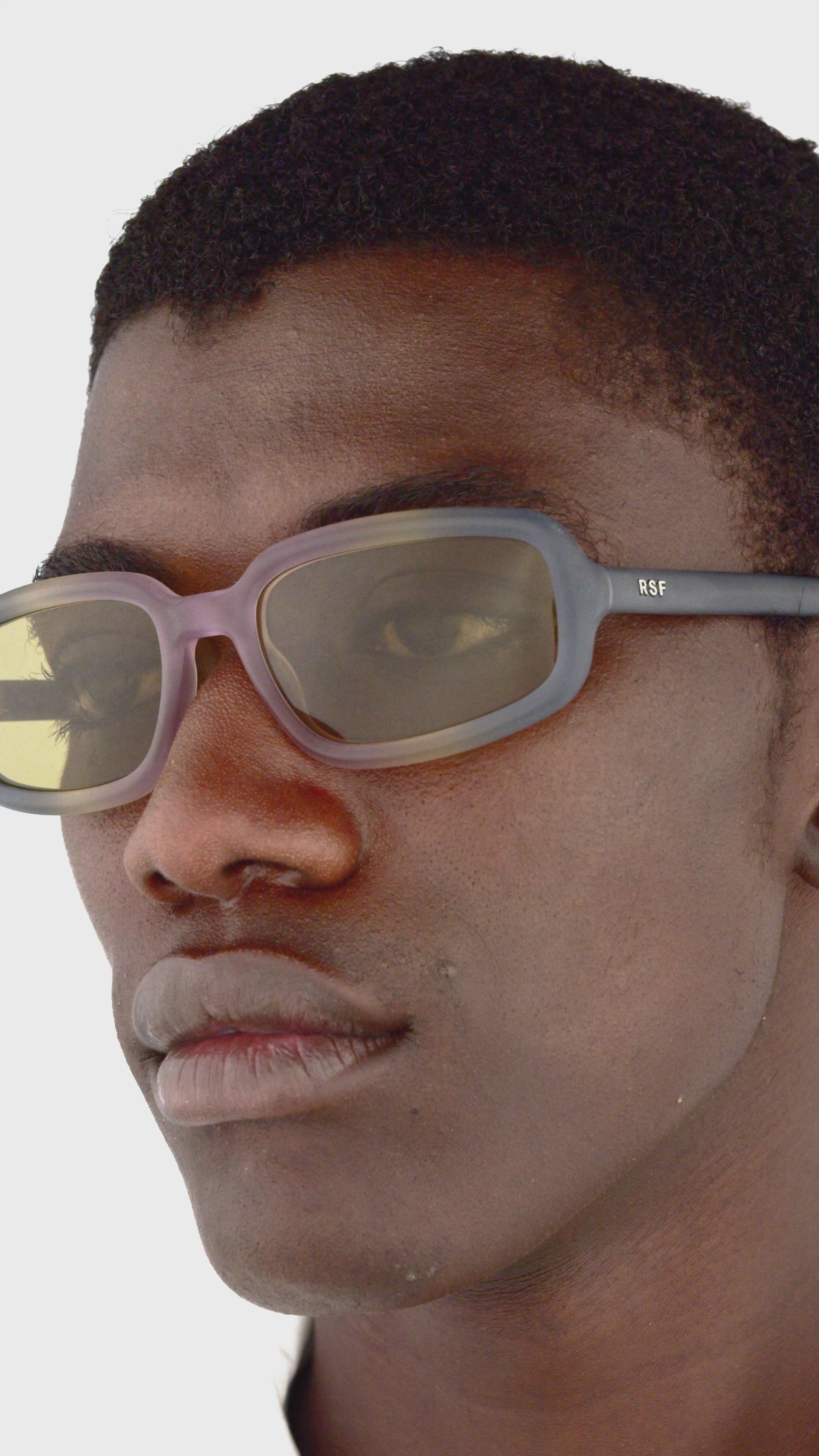 Carica video: RetroSuperFuture Troll Frozen BKP