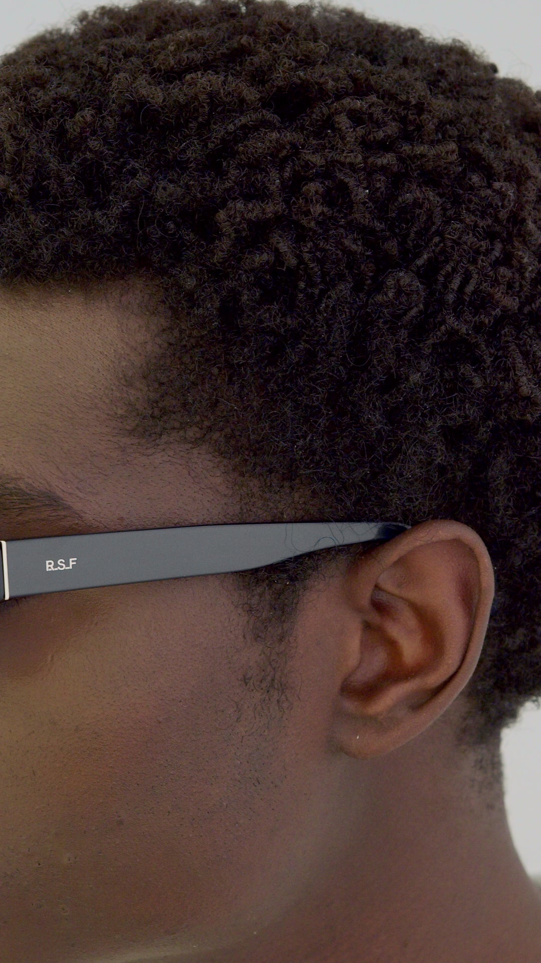 Carica video: RetroSuperFuture Boletus Metallic Blue