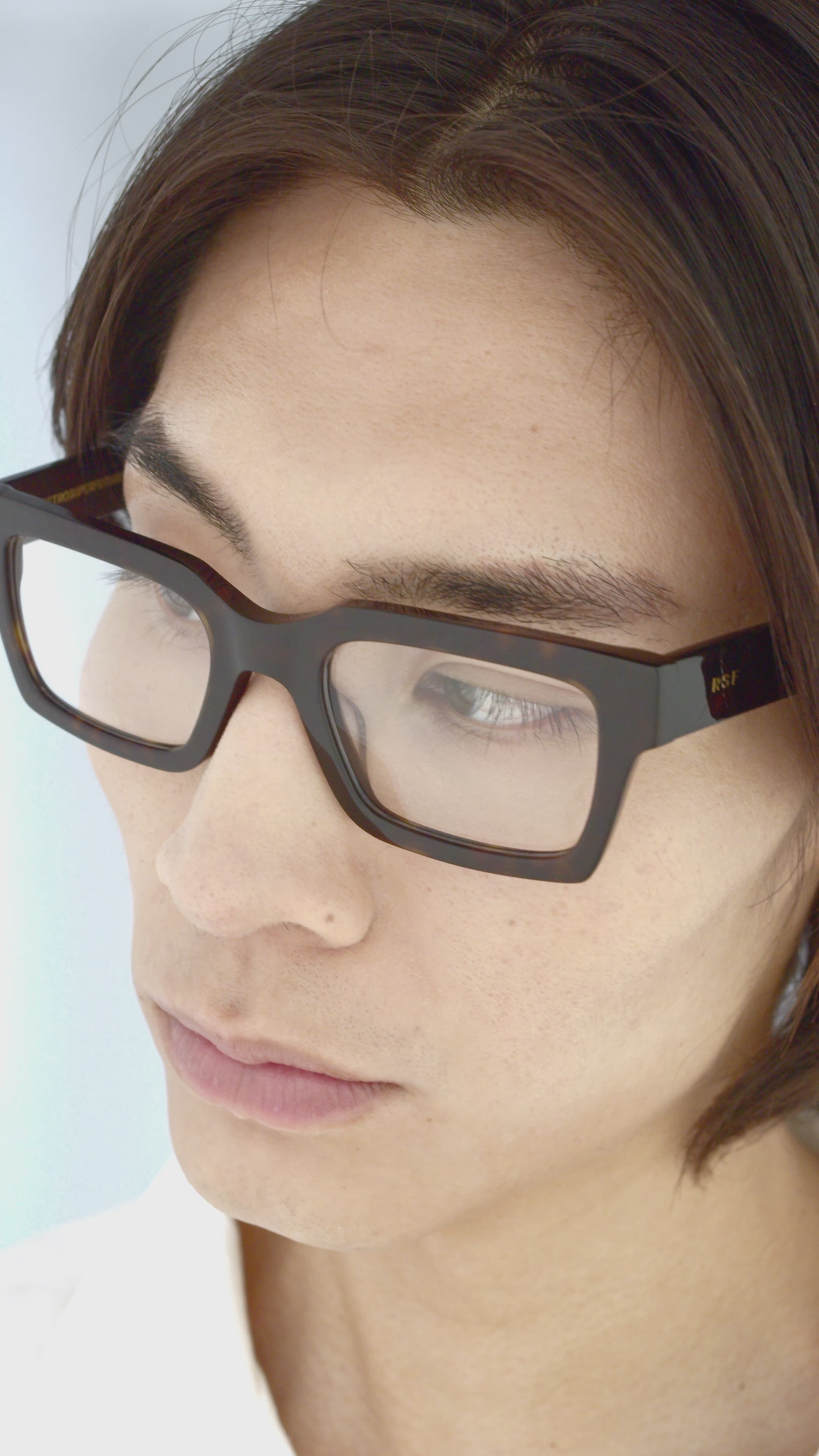 Carica video: RetroSuperFuture Numero 144 Havana AV9