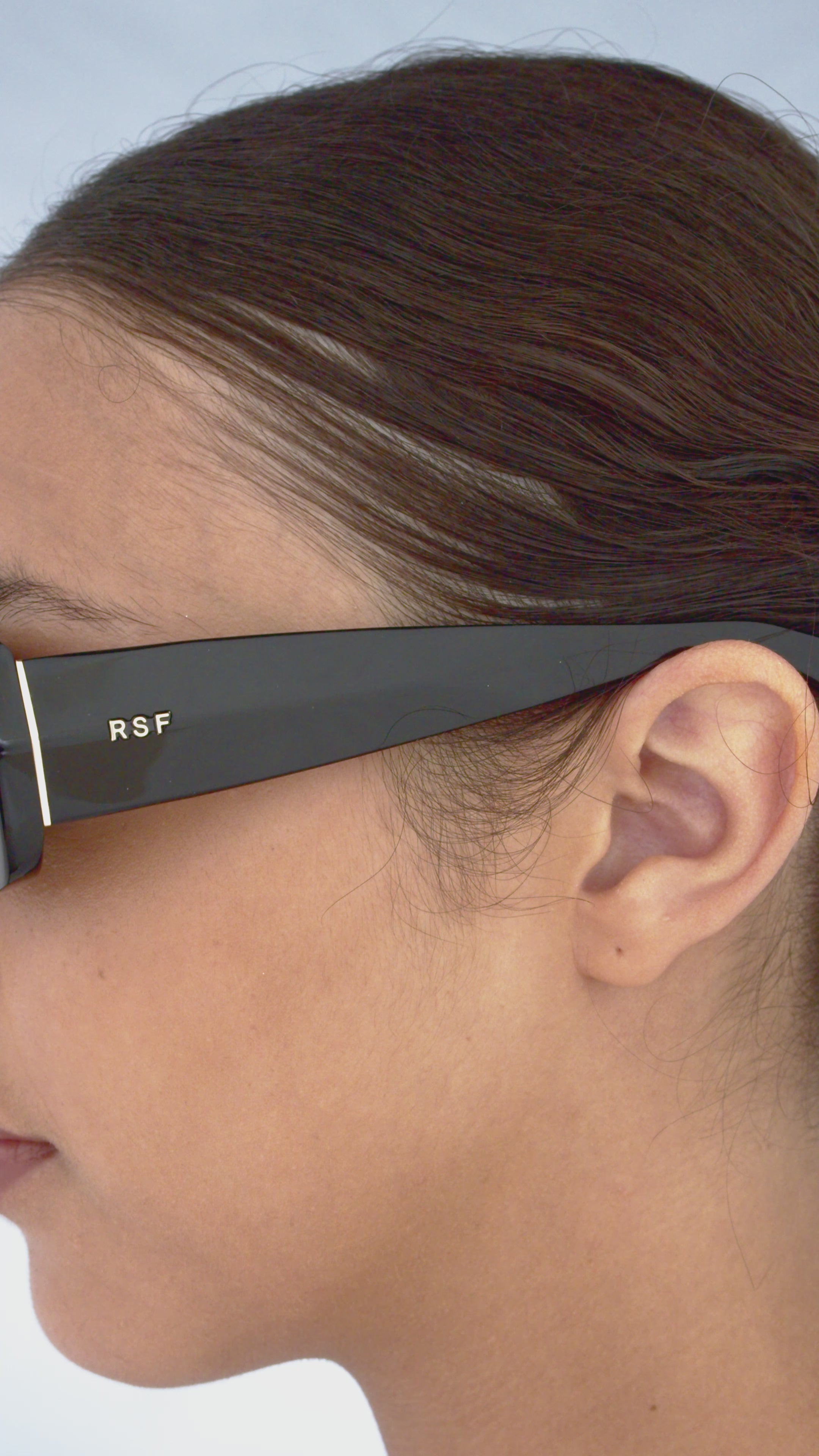 Video laden: RetroSuperFuture L'Altro Black DHP