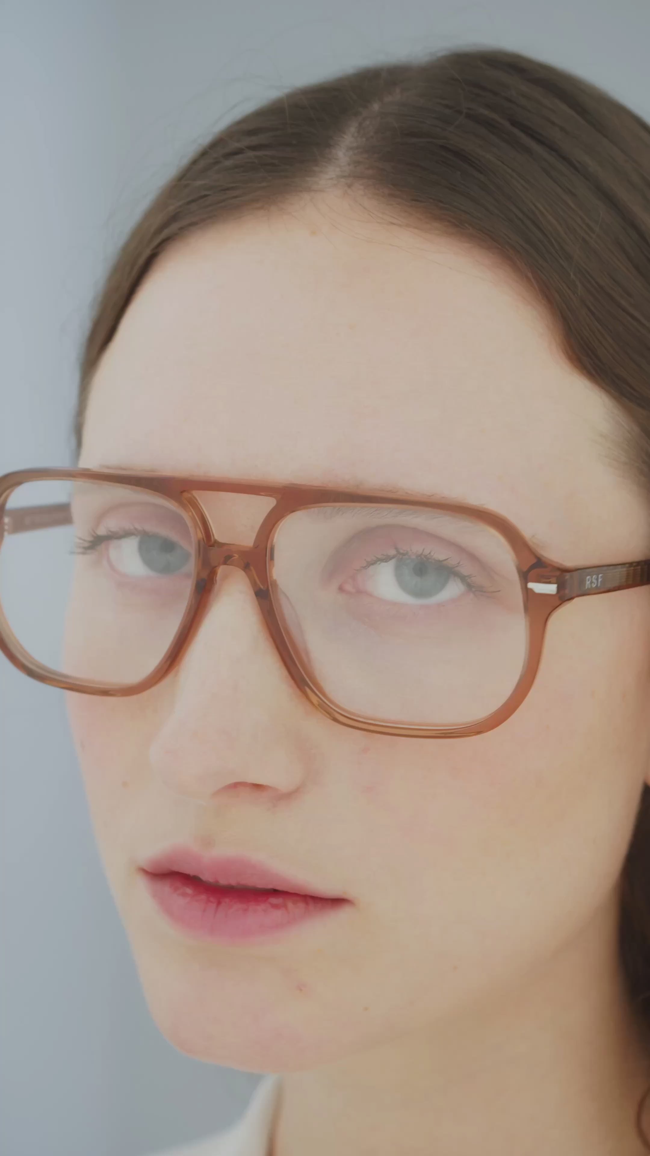 Load video: RetroSuperFuture Numero 152 Cola 2NE