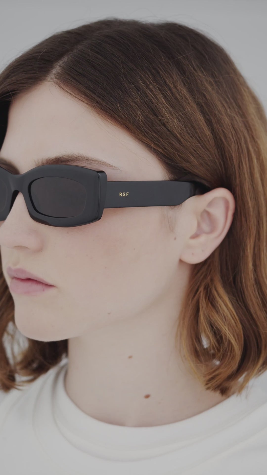 Load video: RetroSuperFuture Zaga Black 8E6