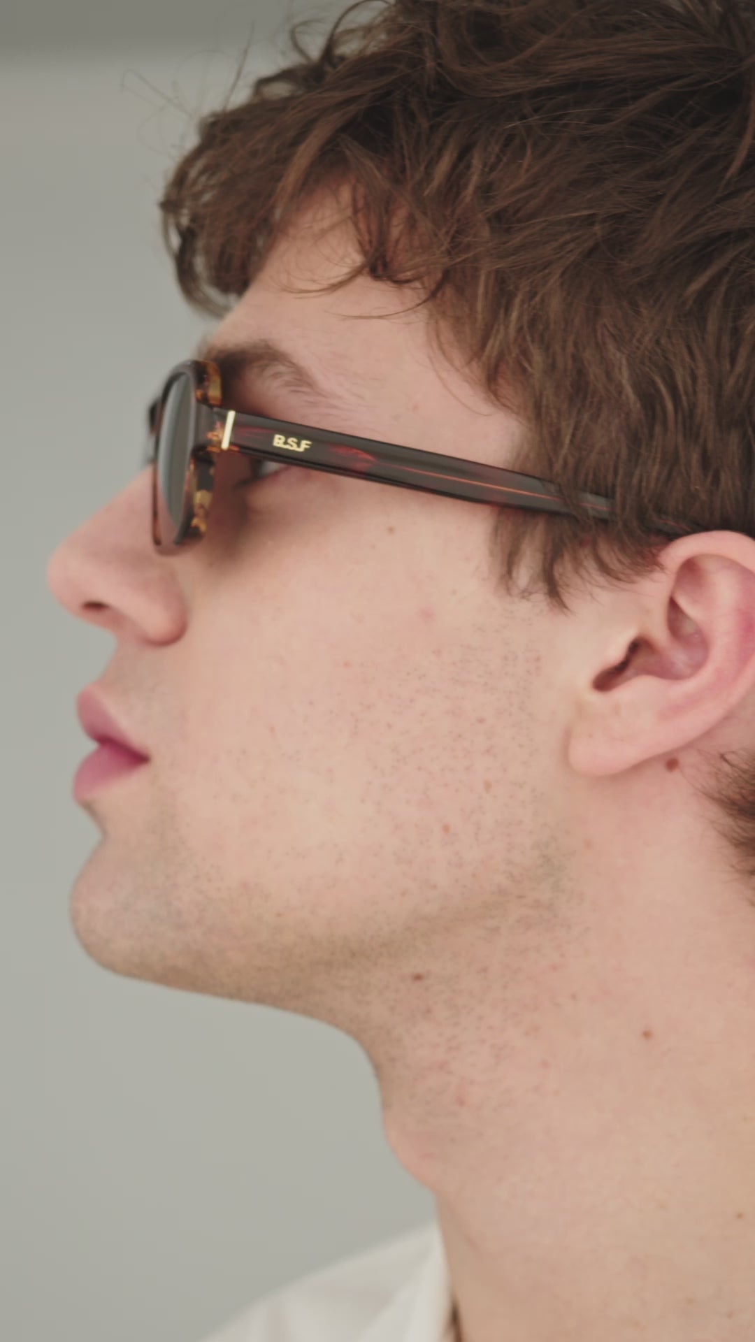 Load video: RetroSuperFuture Vico Havana Striata XDK