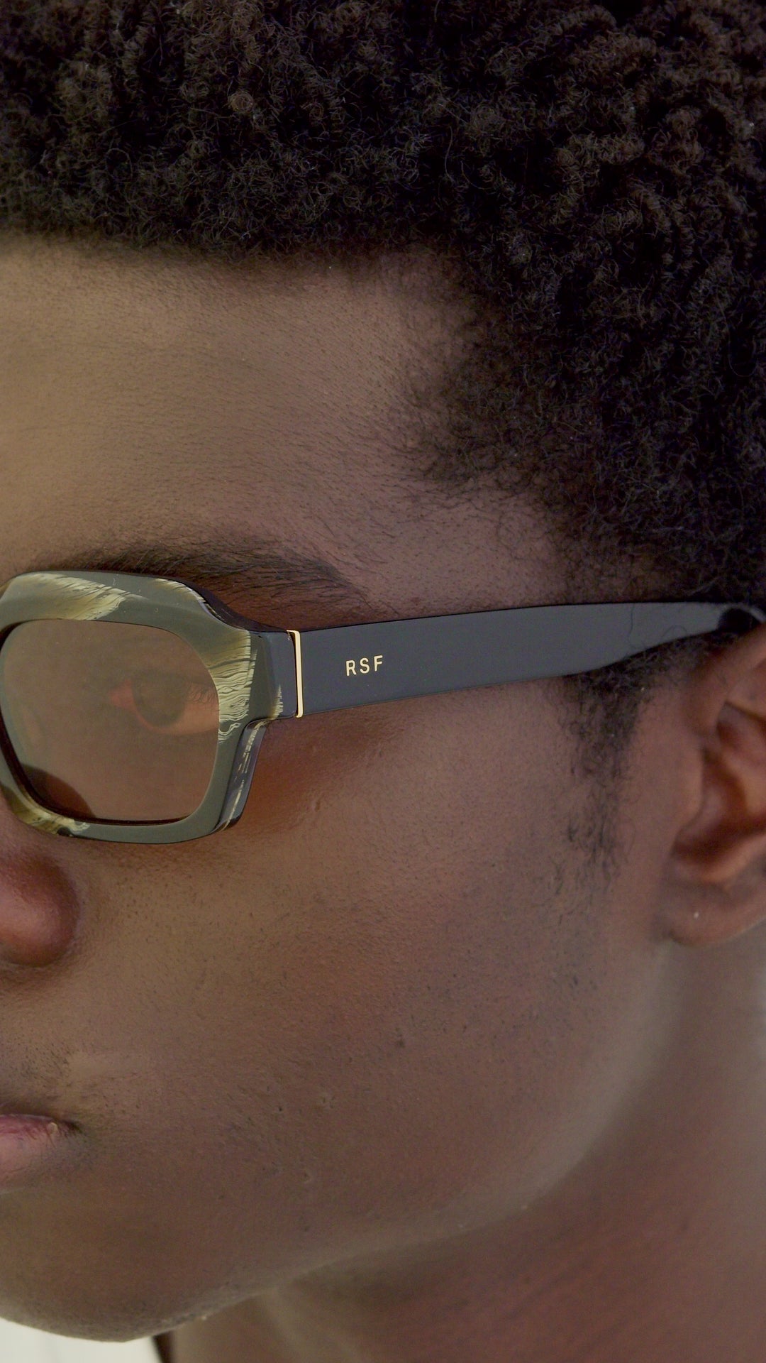 Load video: RetroSuperFuture Boletus Elegante