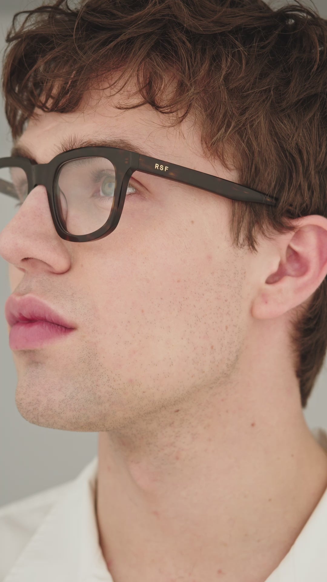 Load video: RetroSuperFuture Numero 132 Havana