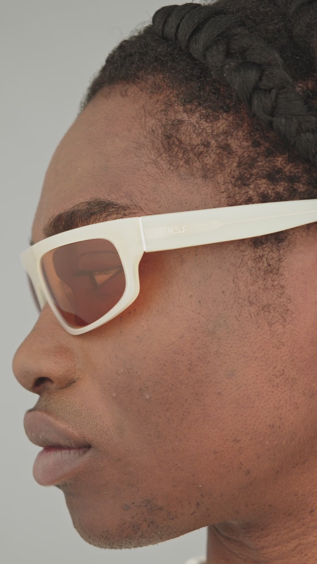 Load video: RetroSuperFuture Zam Cremoso