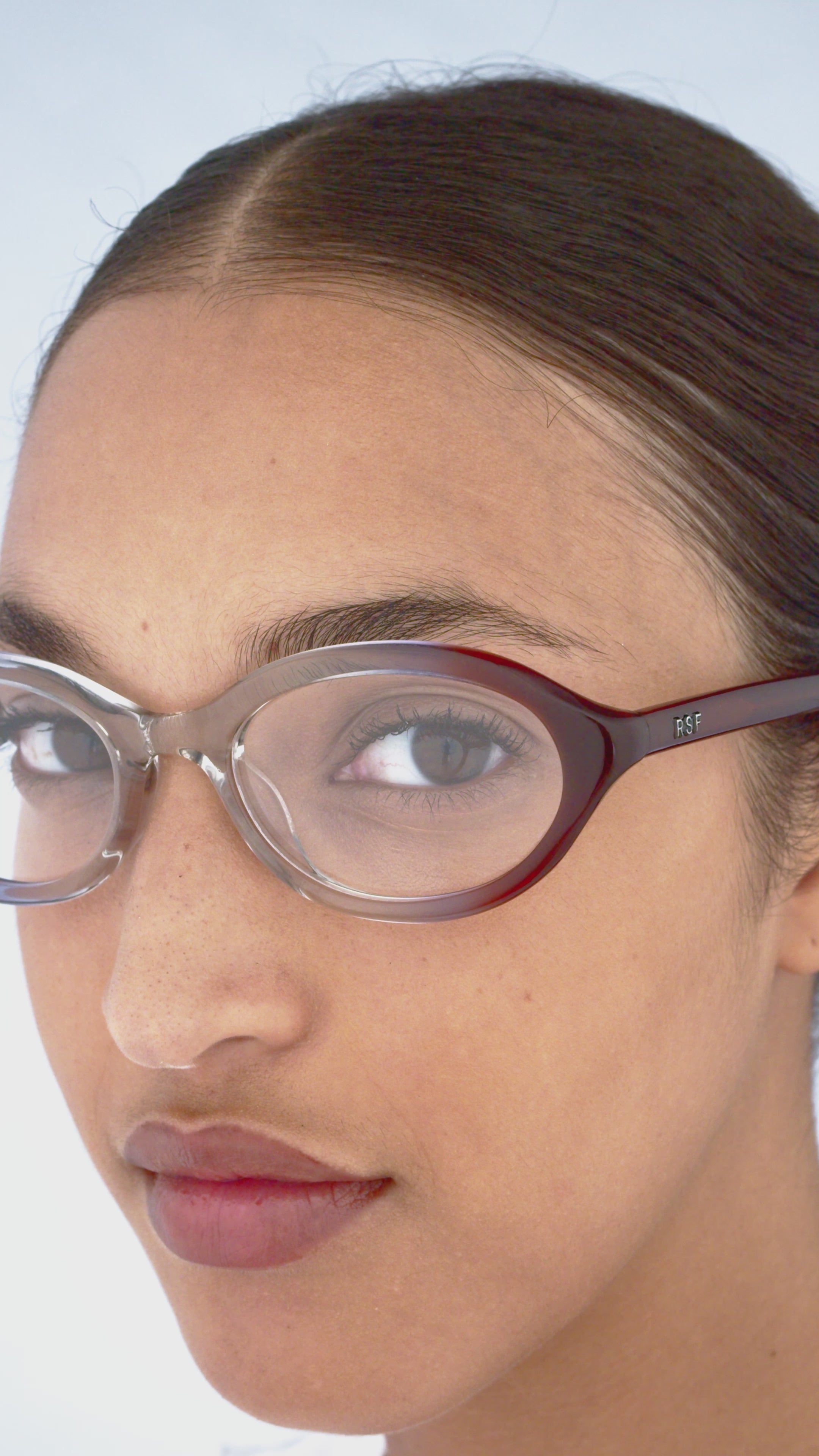 Carica video: RetroSuperFuture Numero 145 Side Fade CMF