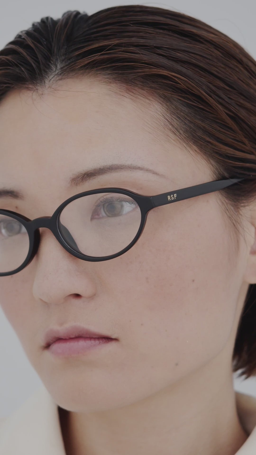 Load video: RetroSuperFuture Numero 04 Black RZ7