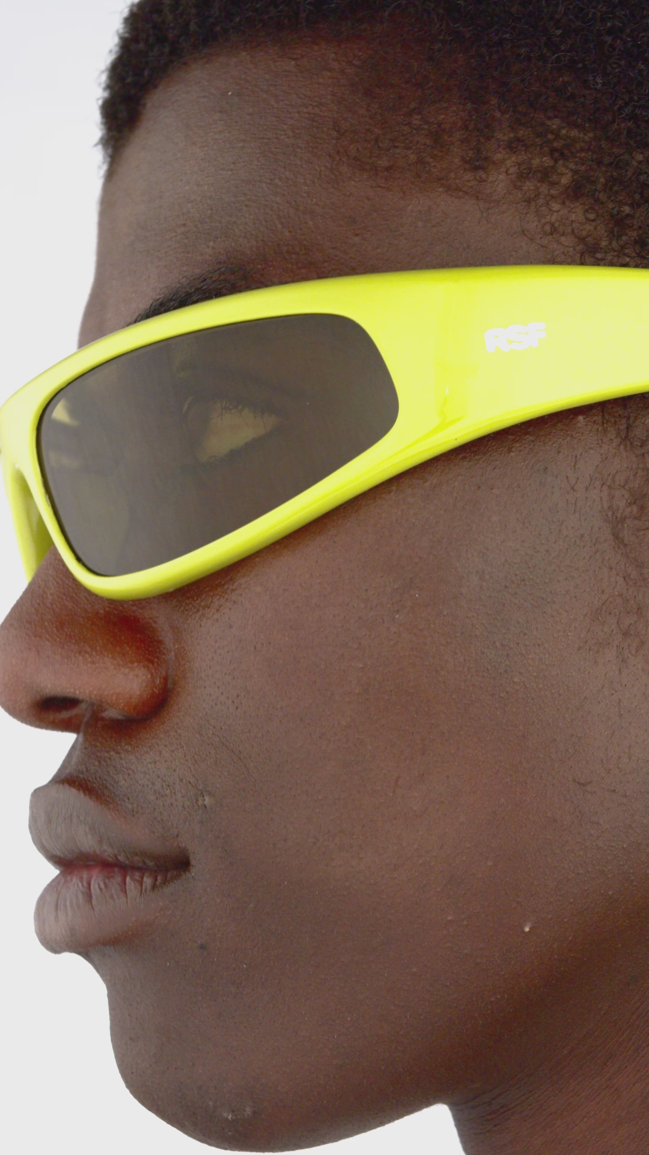 Load video: RetroSuperFuture Cerchietto Dragoncello S2O