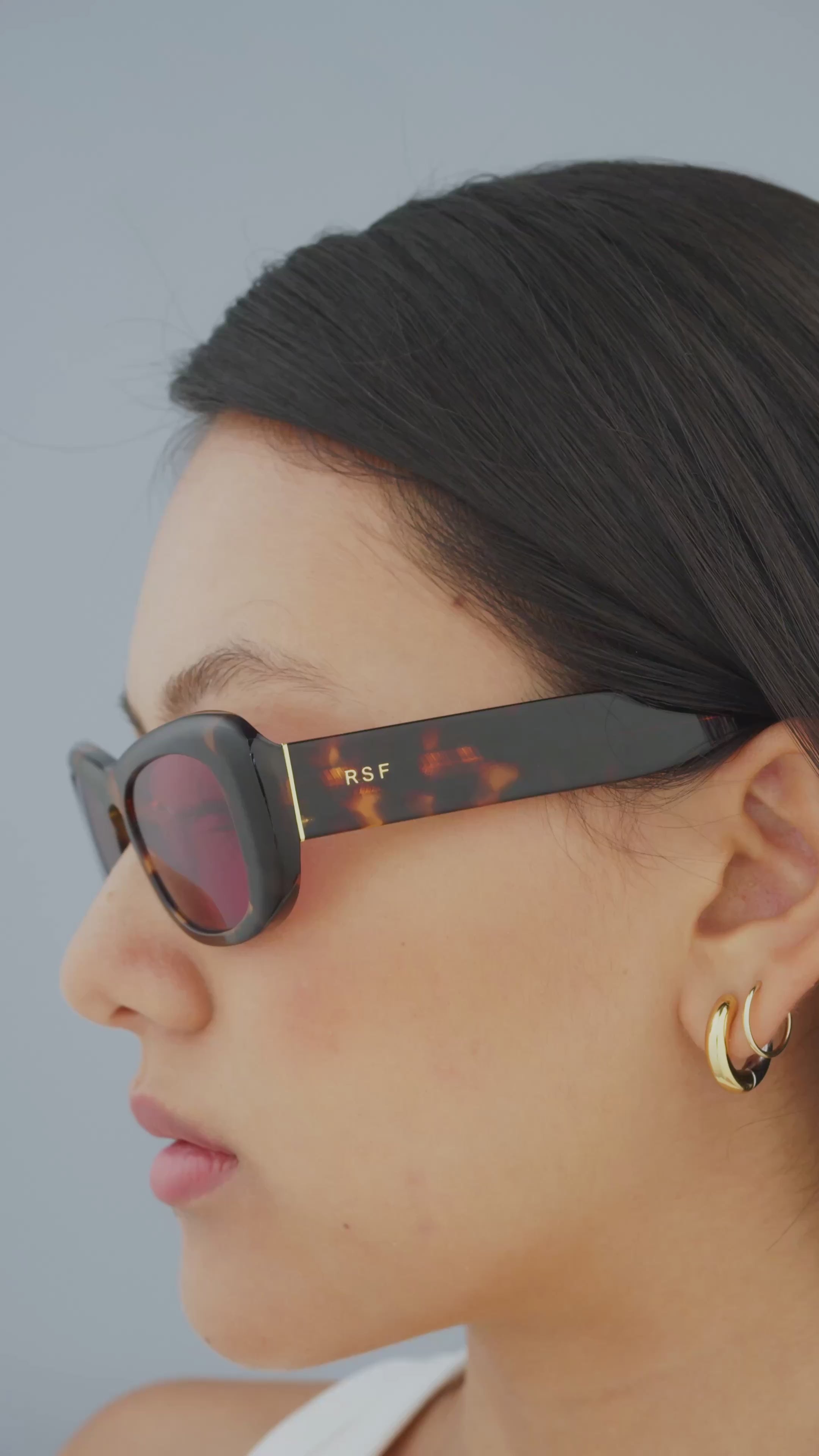 Load video: RetroSuperFuture Sugo Burnt Havana FXO