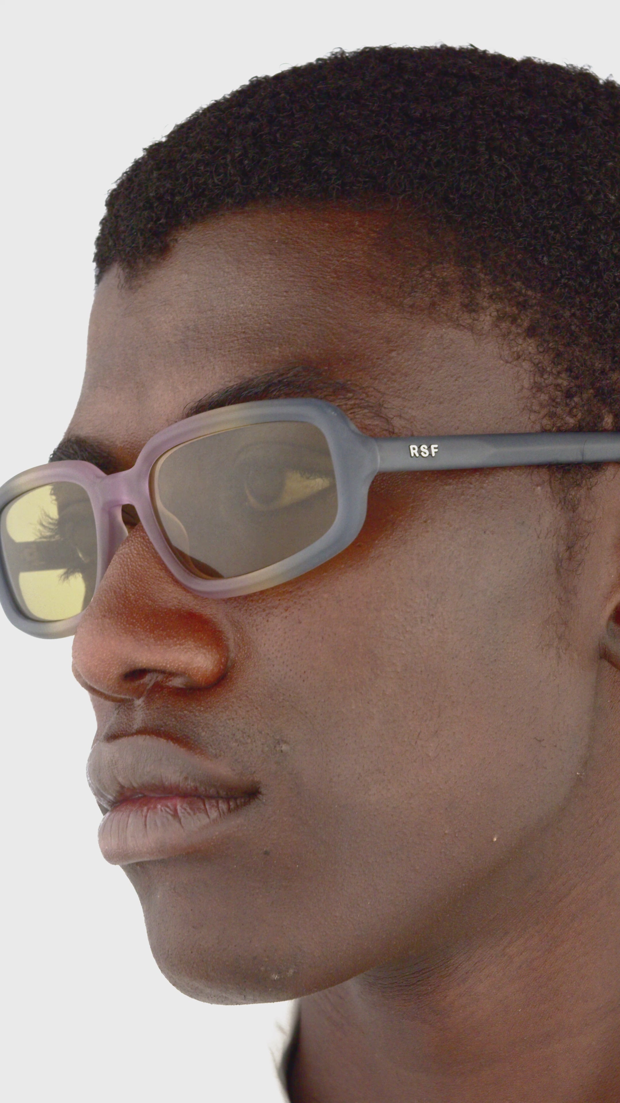 Carica video: RetroSuperFuture Troll Frozen BKP